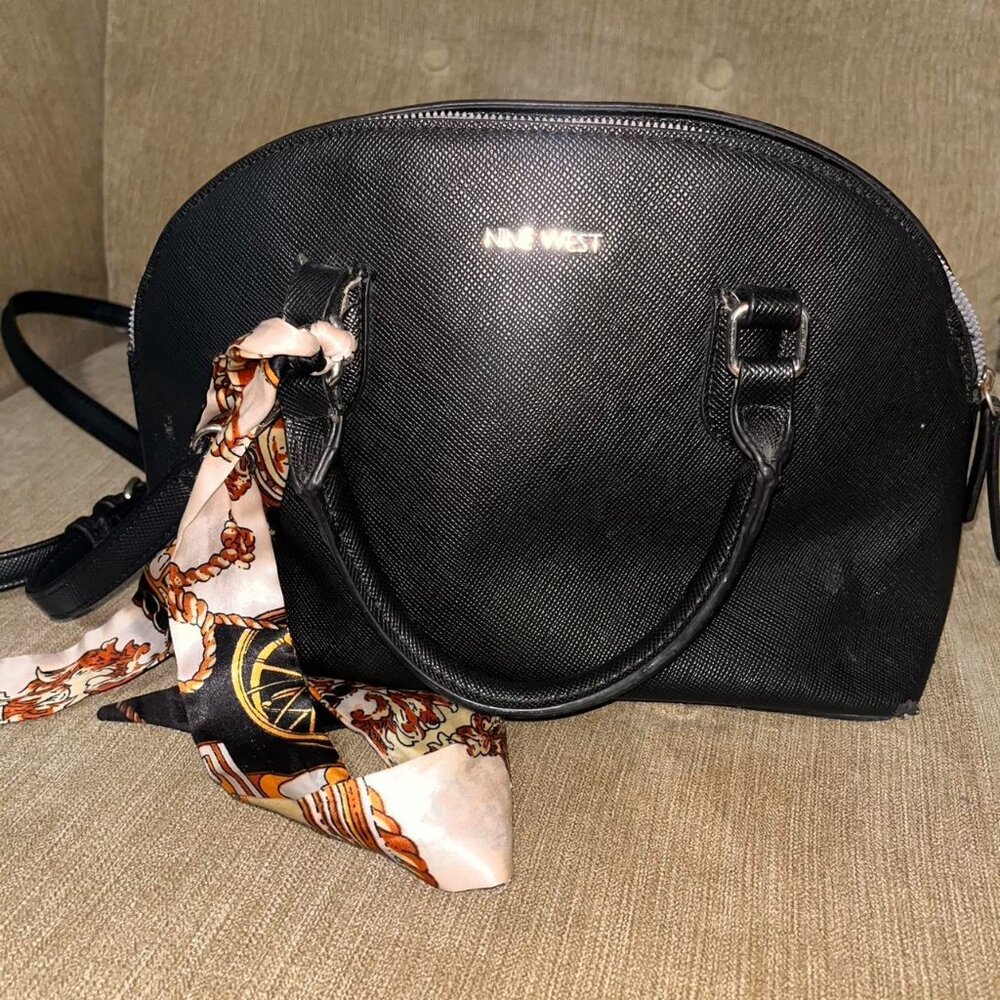 Black leather Nine West bag